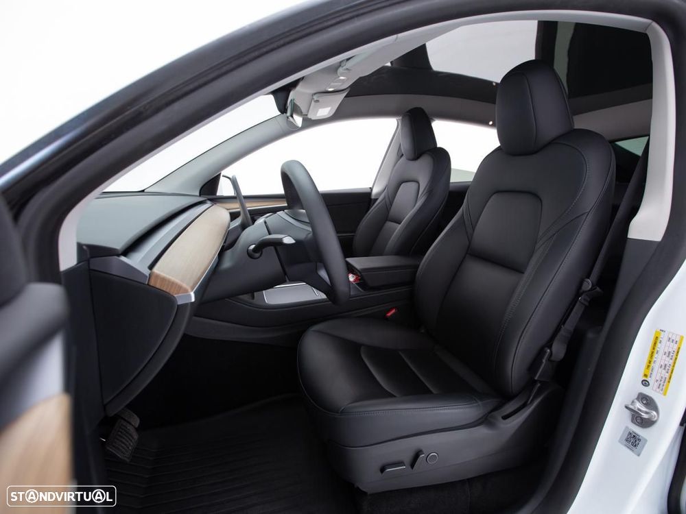 Tesla Model Y Long Range Dual Motor AWD - 10