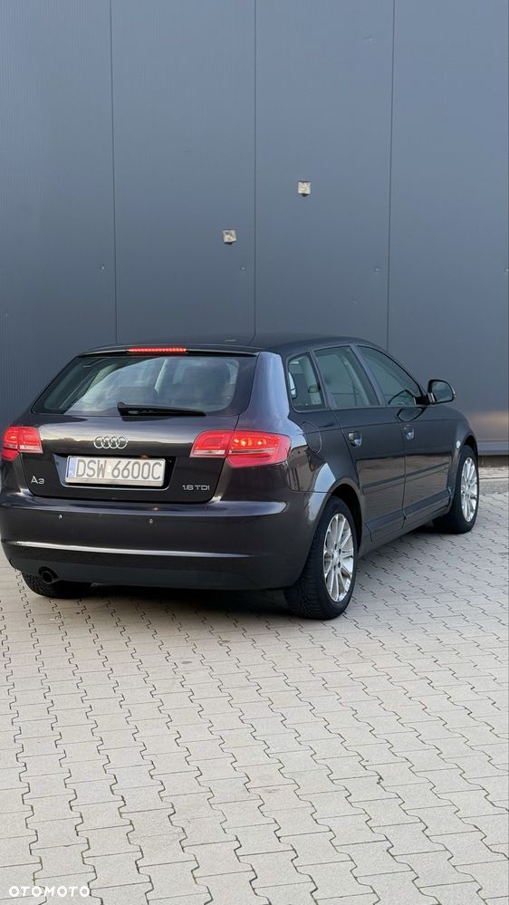 Audi A3 Sportback 2010 photo 2