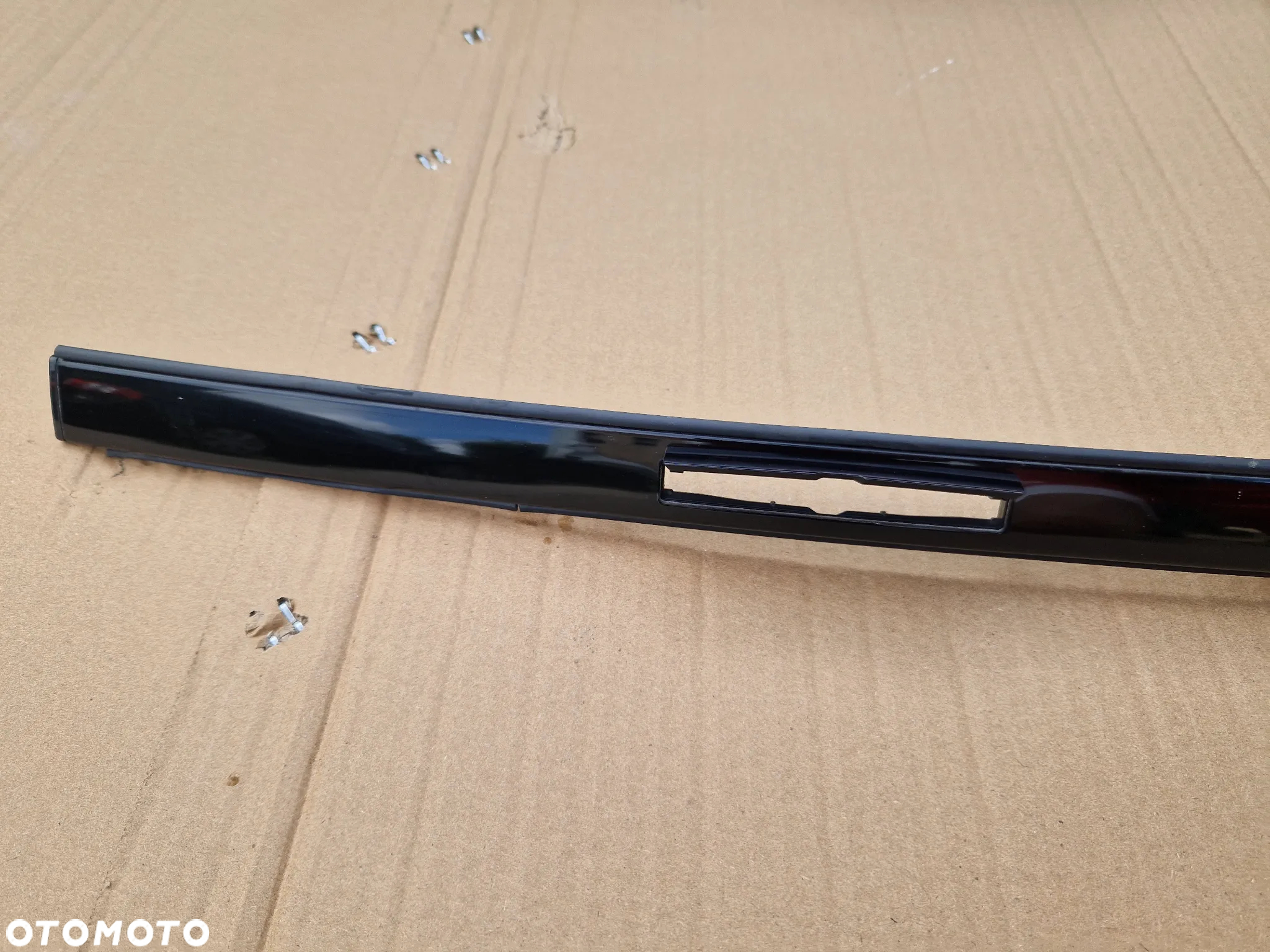 Mercedes C-Klasa W206 listwa dachowa lewa A2066900300 - 3