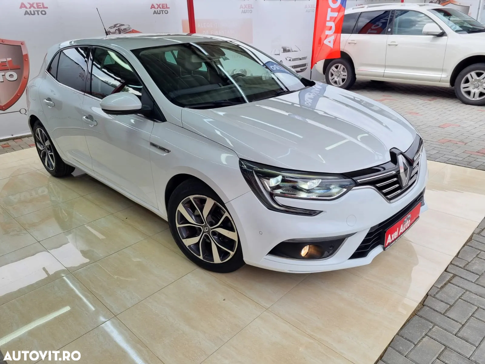 Renault Megane ENERGY dCi 130 BOSE EDITION - 3