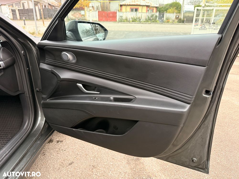 Hyundai Elantra 1.6 l 123 CP 6MT Highway - 19