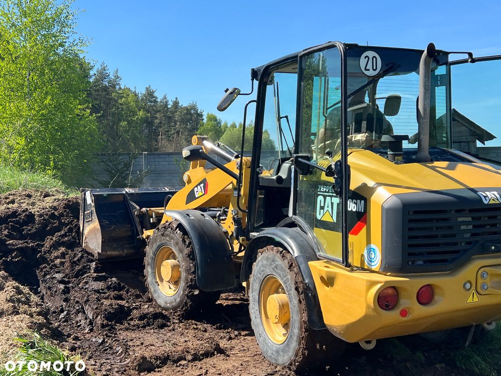 Caterpillar Ładowarka łamana 906M Cat łyżka widły 907 908 5 6 ton SZYBKOZŁĄCZE HYDRAULICZNE dodatkowe linie ZAMIATARKA za dopłatą - 34