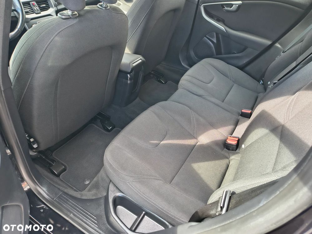Volvo V40 D2 Momentum - 28
