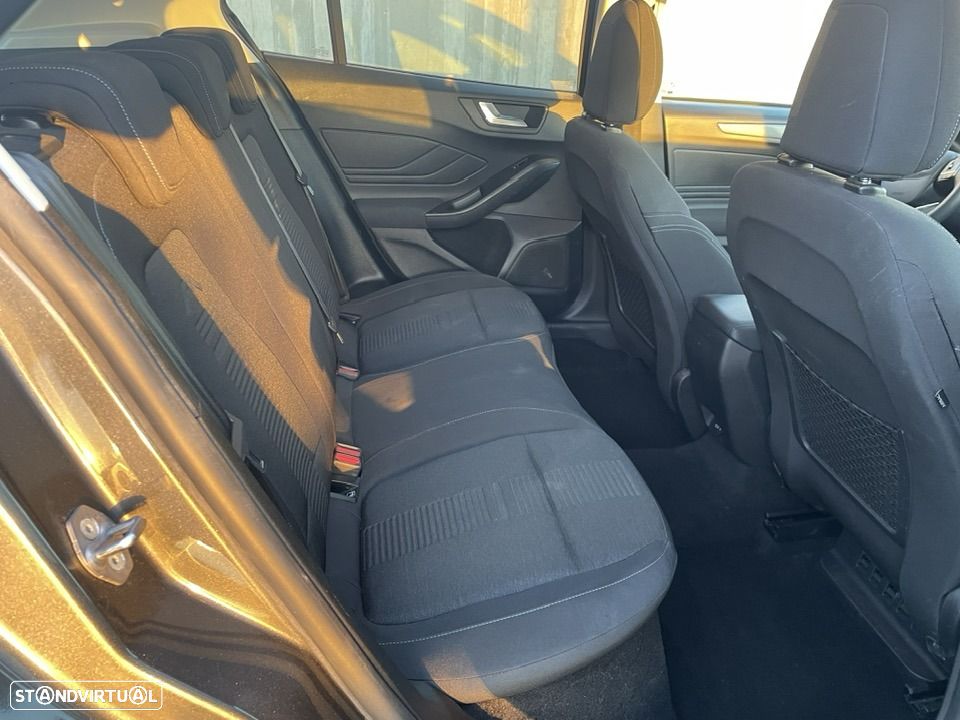 Ford Focus 1.0 EcoBoost Hybrid ACTIVE X - 12