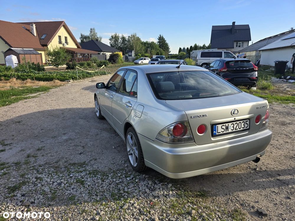 Lexus IS 200 Limited - 3