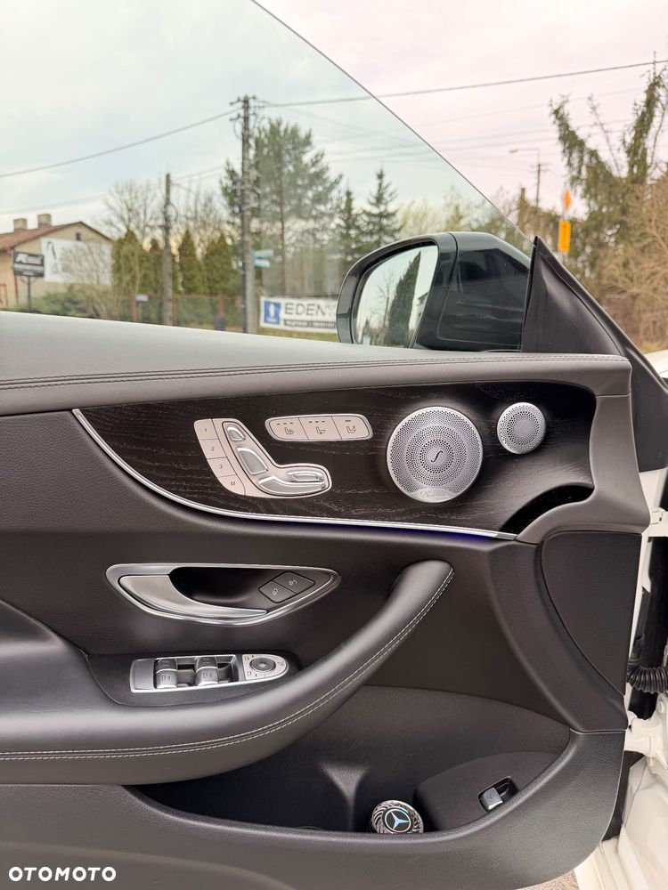 Mercedes-Benz Klasa E 400 4-Matic 9G-TRONIC - 23