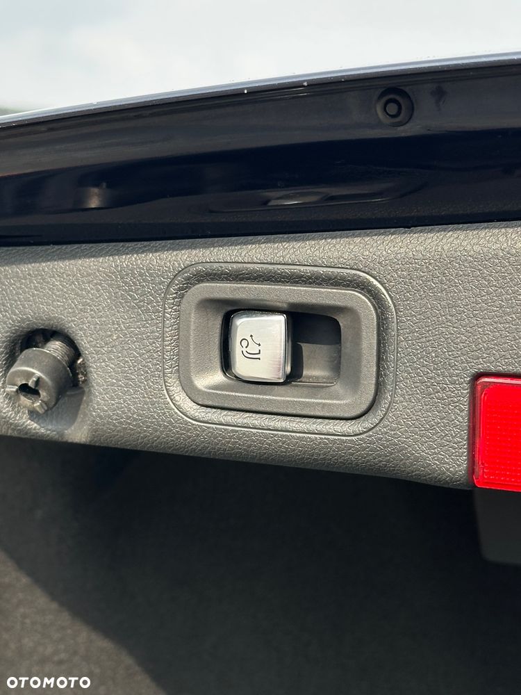 Mercedes-Benz Klasa E 220 d 9G-TRONIC Avantgarde - 25