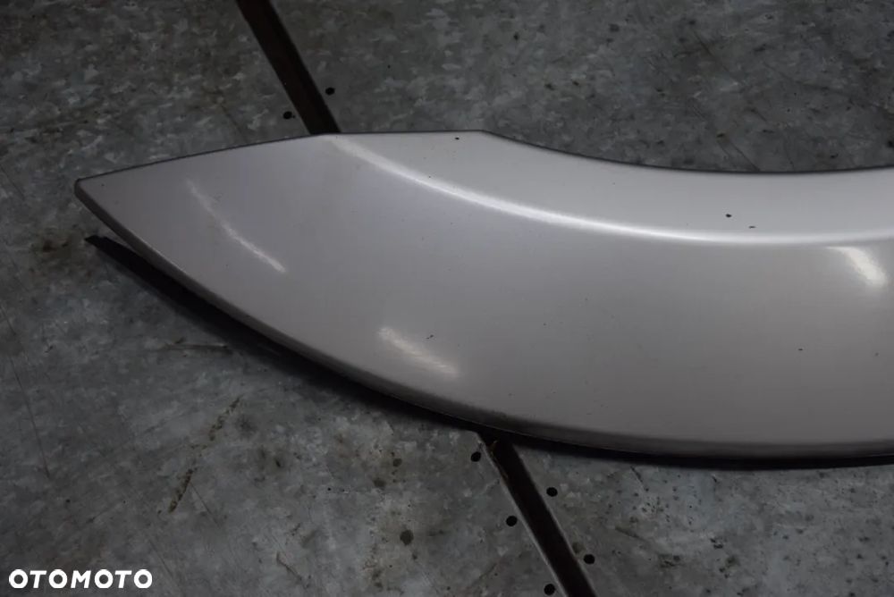 NISSAN NAVARA D22 LISTWA BŁOTNIKA PRAWA PRZÓD 4D - 2