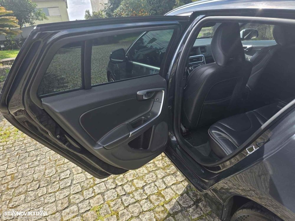 Volvo V60 D6 Twin Engine Geartronic RDesign - 25