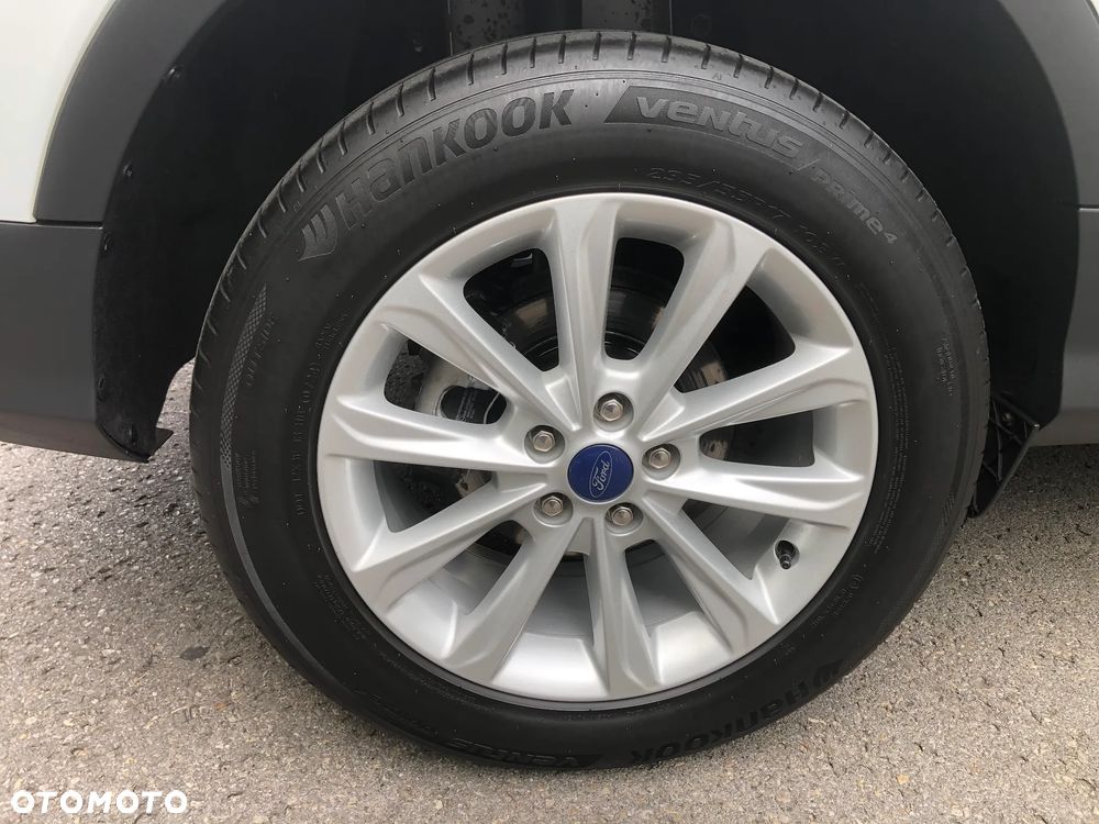 Ford Kuga 2.0 TDCi 2x4 Titanium - 40