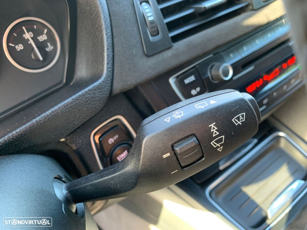 BMW 320 d Pack M - 42