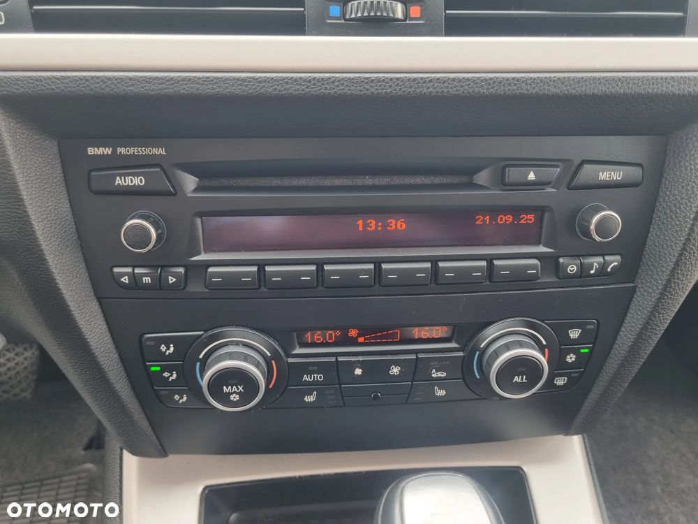 BMW Seria 3 318d DPF Edition Sport - 19