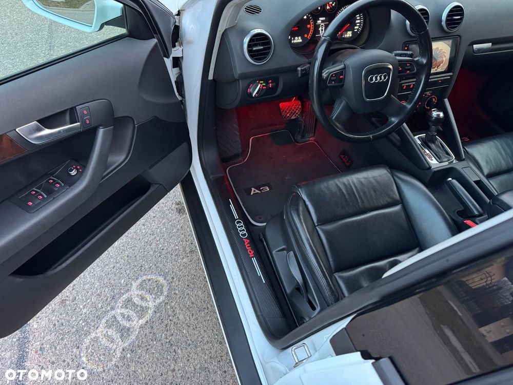 Audi A3 Sportback 2.0 TDI DPF S tronic S line Sportpaket - 24