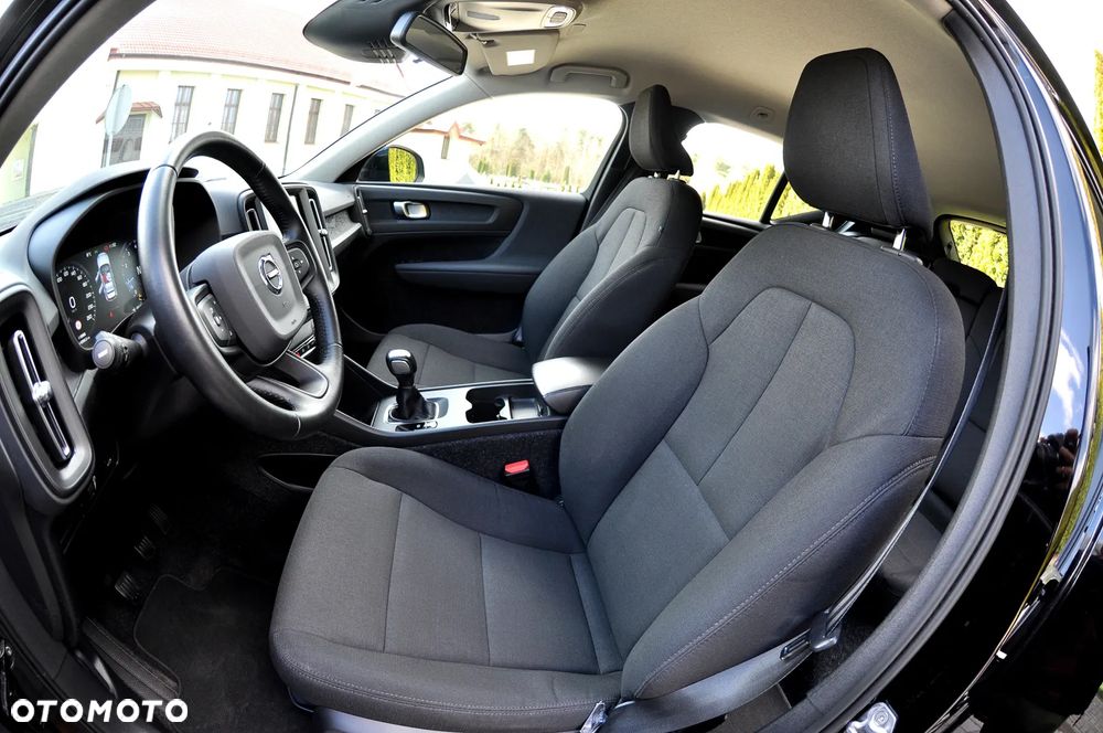 Volvo XC 40 T3 Momentum Pro - 16