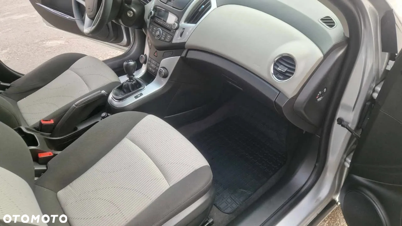 Chevrolet Cruze - 21
