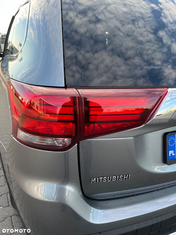 Mitsubishi Outlander - 27