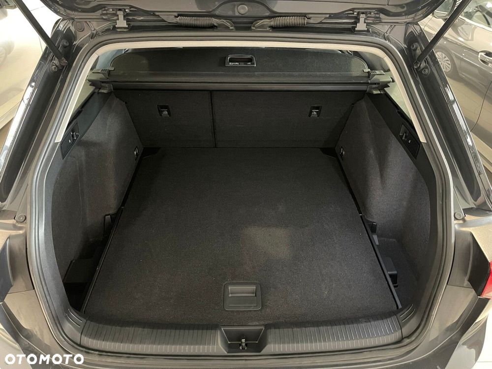 Volkswagen Golf Variant - 26