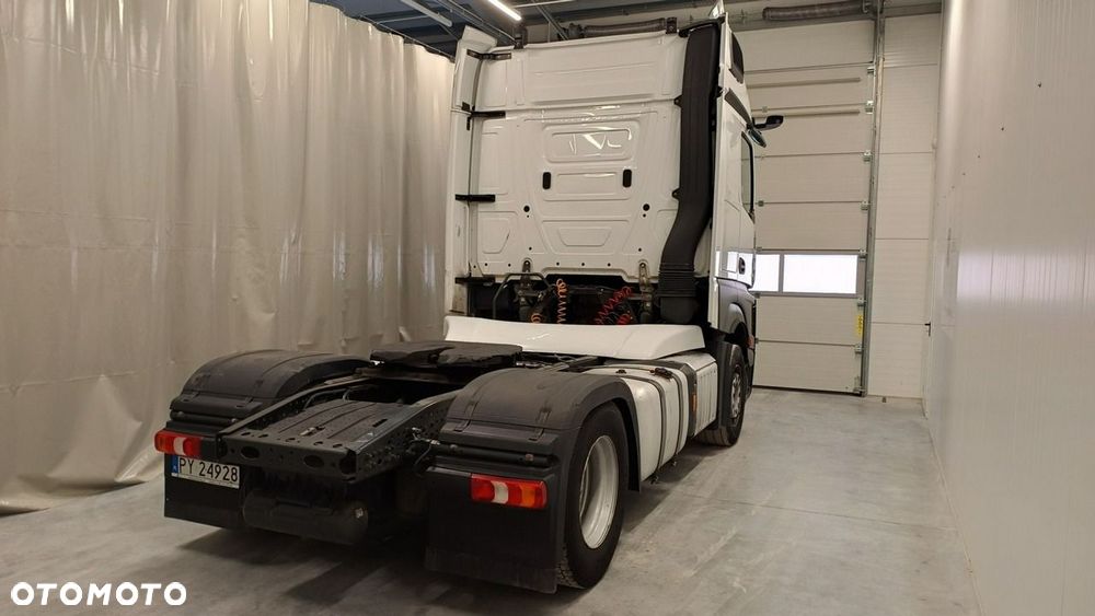 Mercedes-Benz Actros - 4