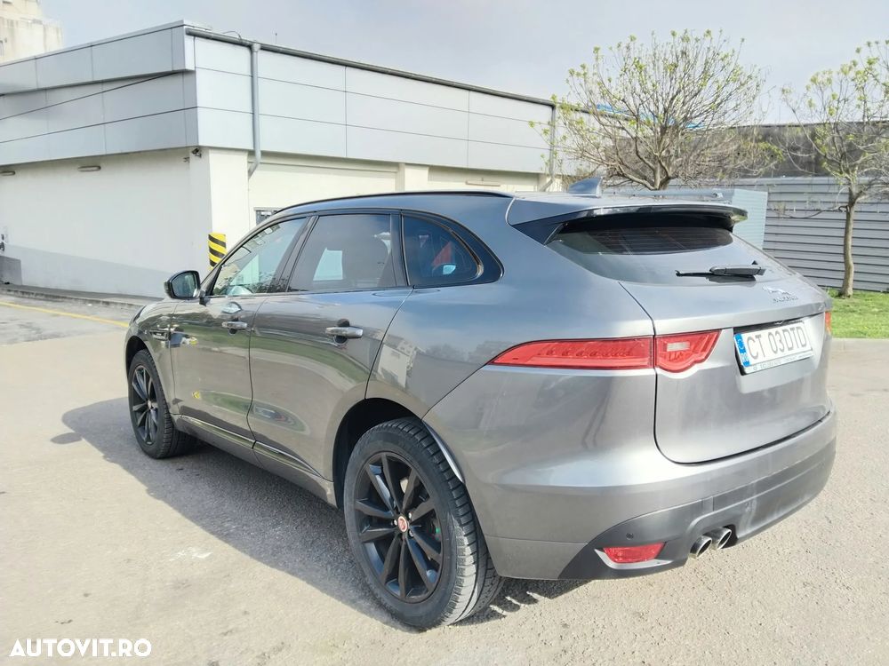 Jaguar F-Pace - 17