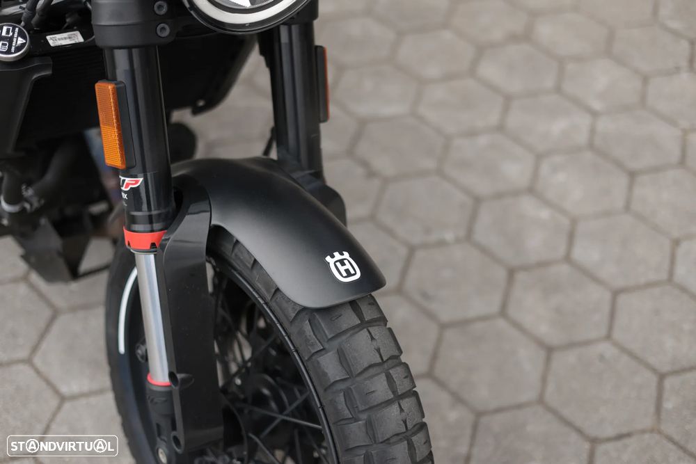 Husqvarna Svartpilen 401 <35kw - 16