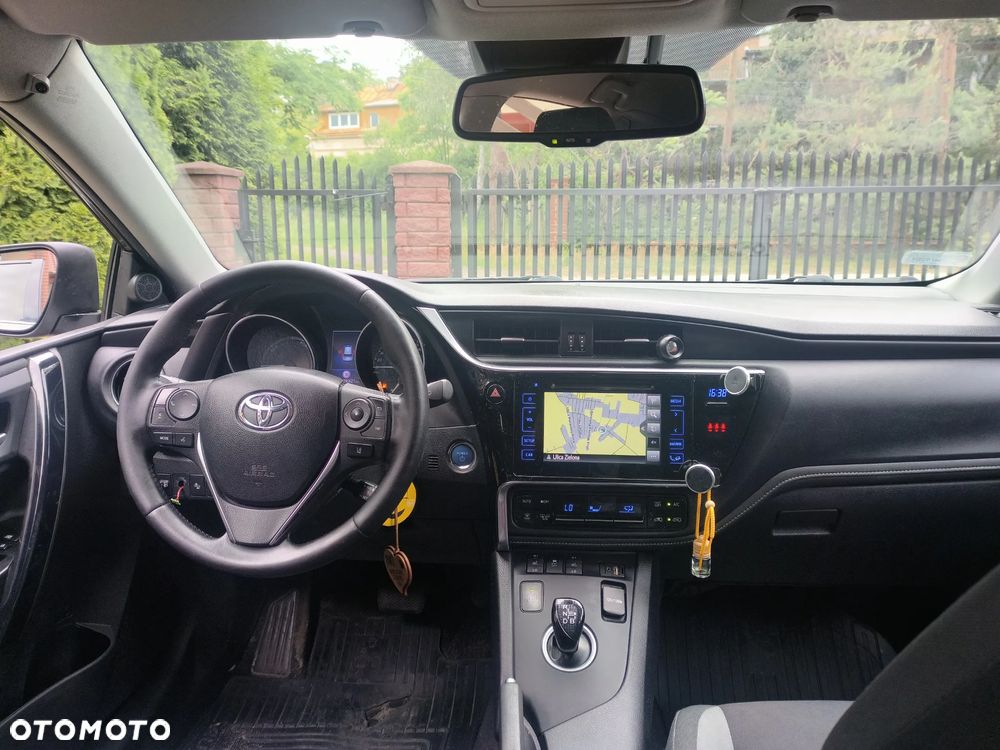 Toyota Auris Hybrid 135 Prestige - 7