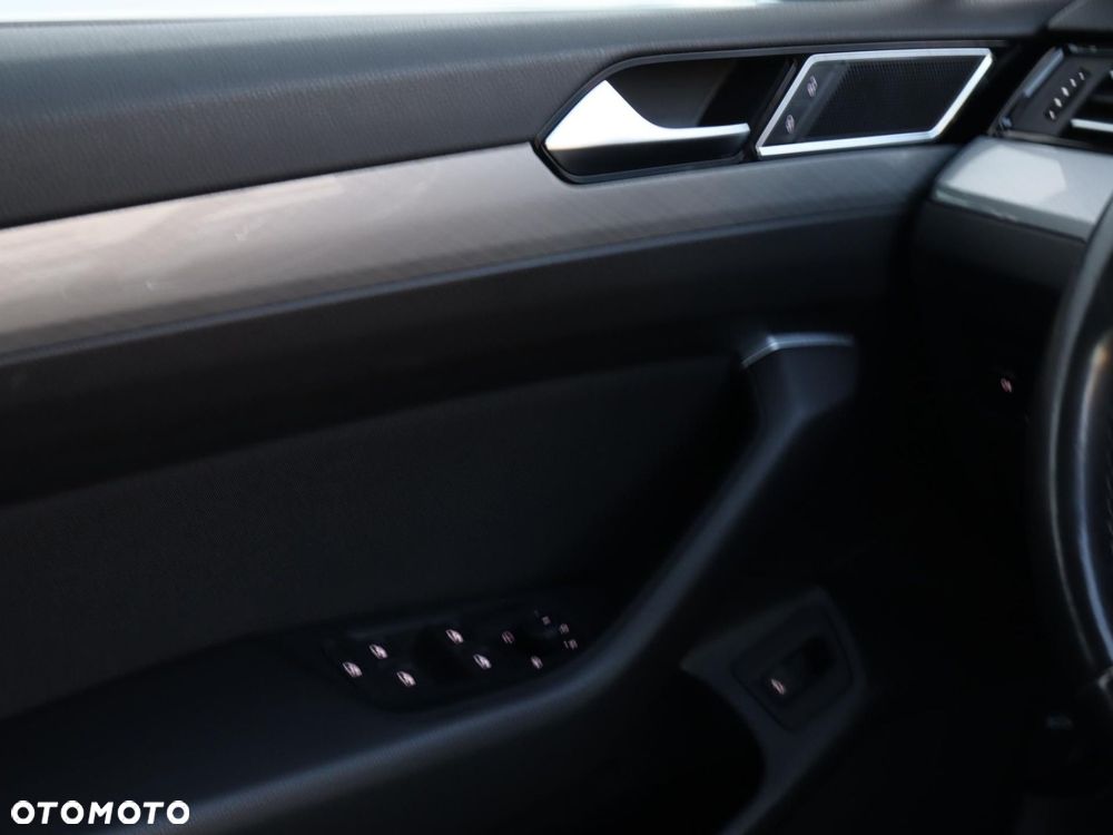 Volkswagen Passat - 14