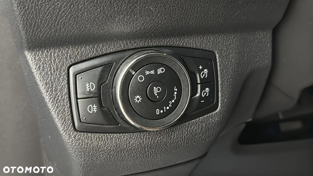 Ford Transit Courier - 24