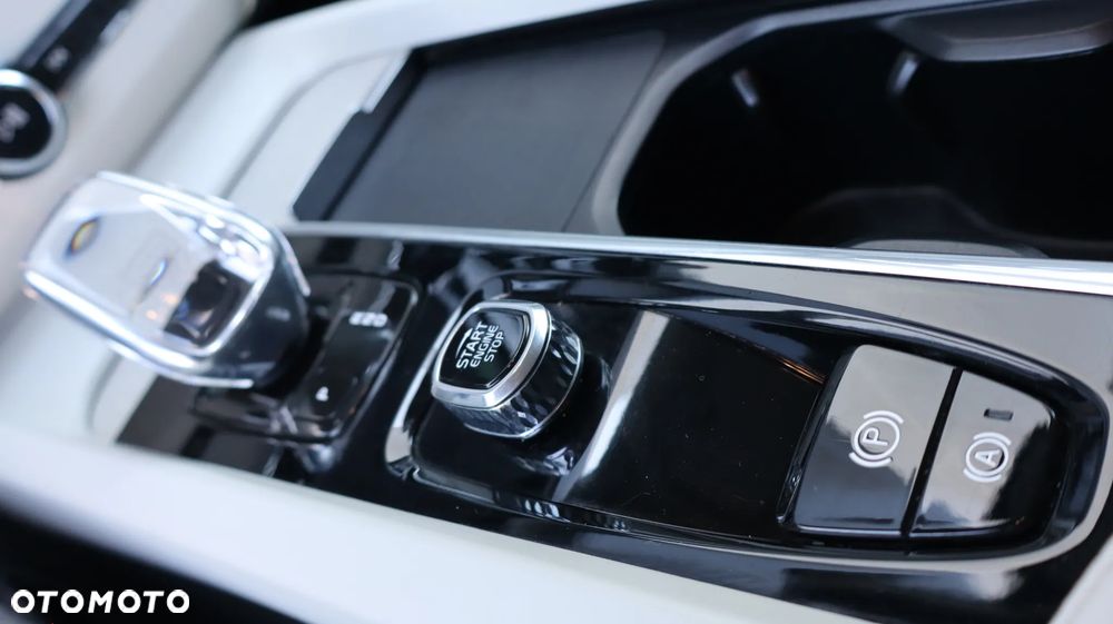 Volvo XC 60 B5 B AWD Inscription - 17