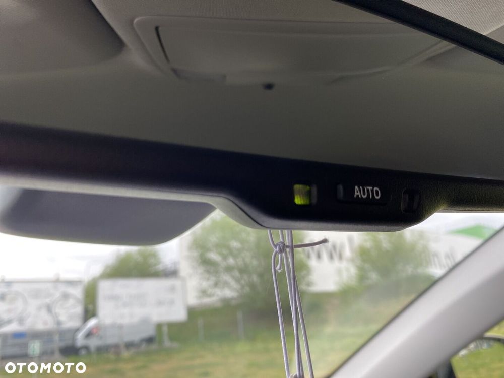Toyota RAV4 Hybrid Premium 4x2 - 21