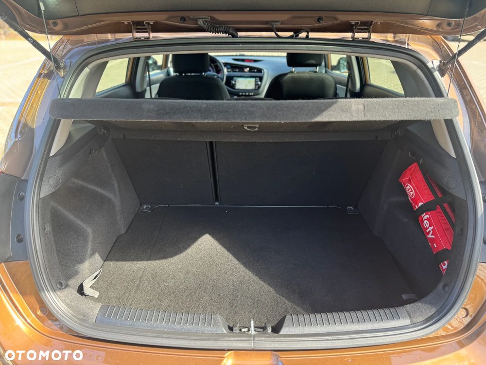 Kia Ceed 1.6 GDI Business Line - 24