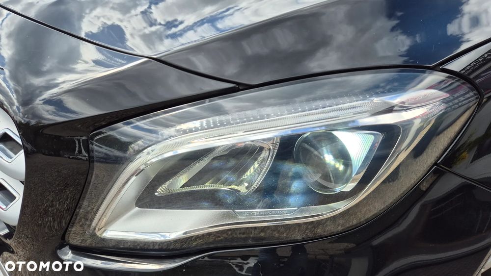 Mercedes-Benz GLA 200 7G-DCT AMG Line - 14
