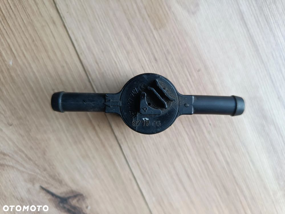 AUDI VW ZAWÓR ZWROTNY PALIWA FILTR ZAWOREK 057127247K - 1