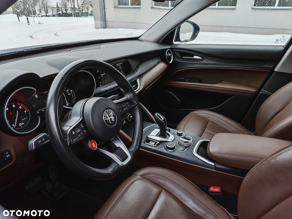 Alfa Romeo Stelvio - 7