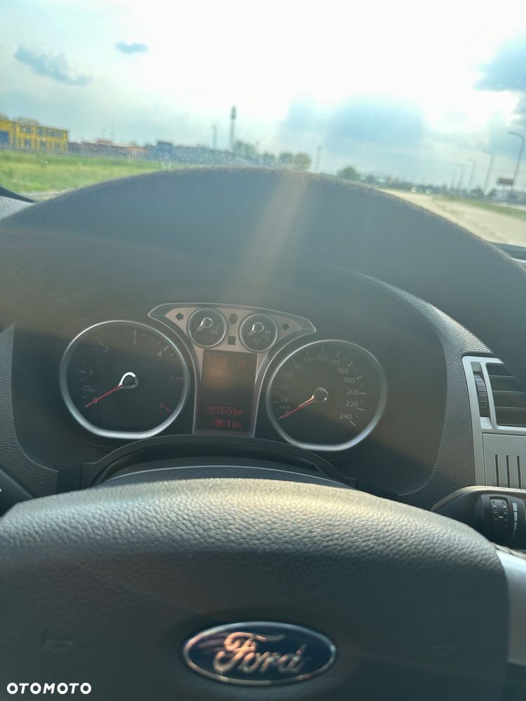 Ford Kuga 2.0 TDCi Titanium FWD - 14