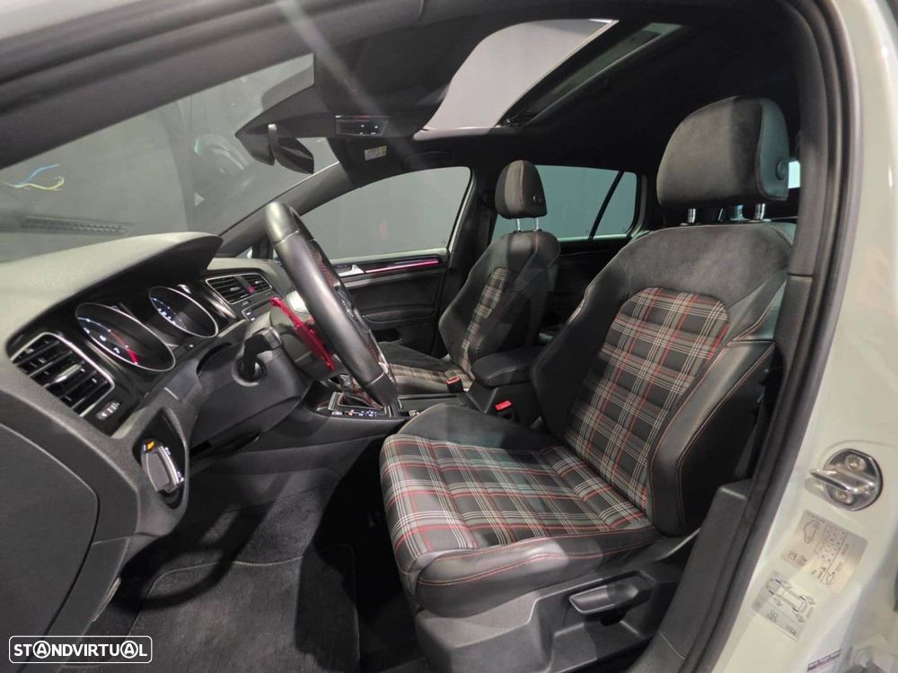 VW Golf 2.0 TSi GTi DSG Performance - 17
