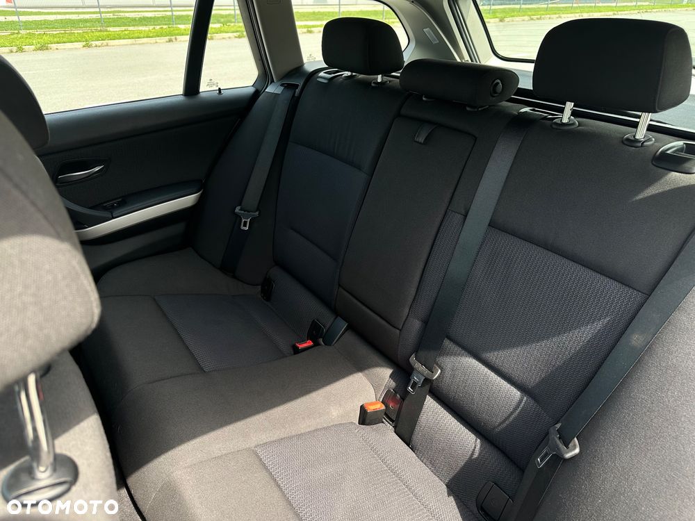 BMW Seria 3 318d DPF - 10