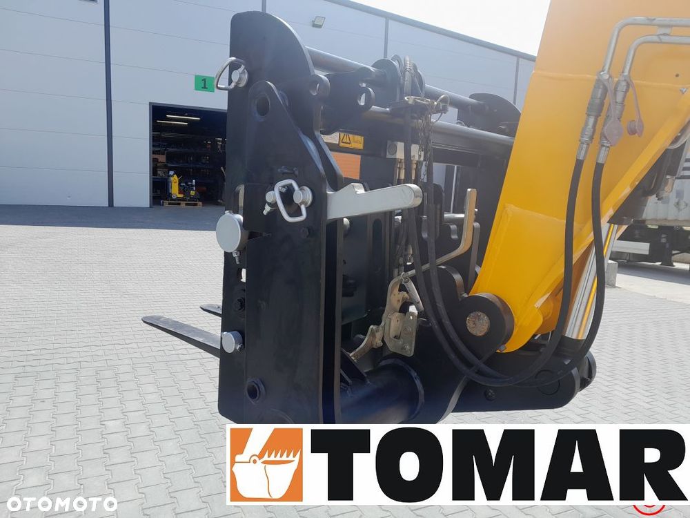JCB 540-200 2019r - 24