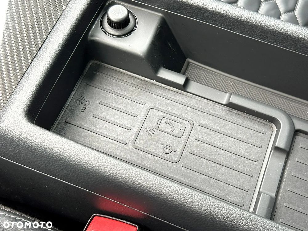 Audi RS4 Limousine - 37