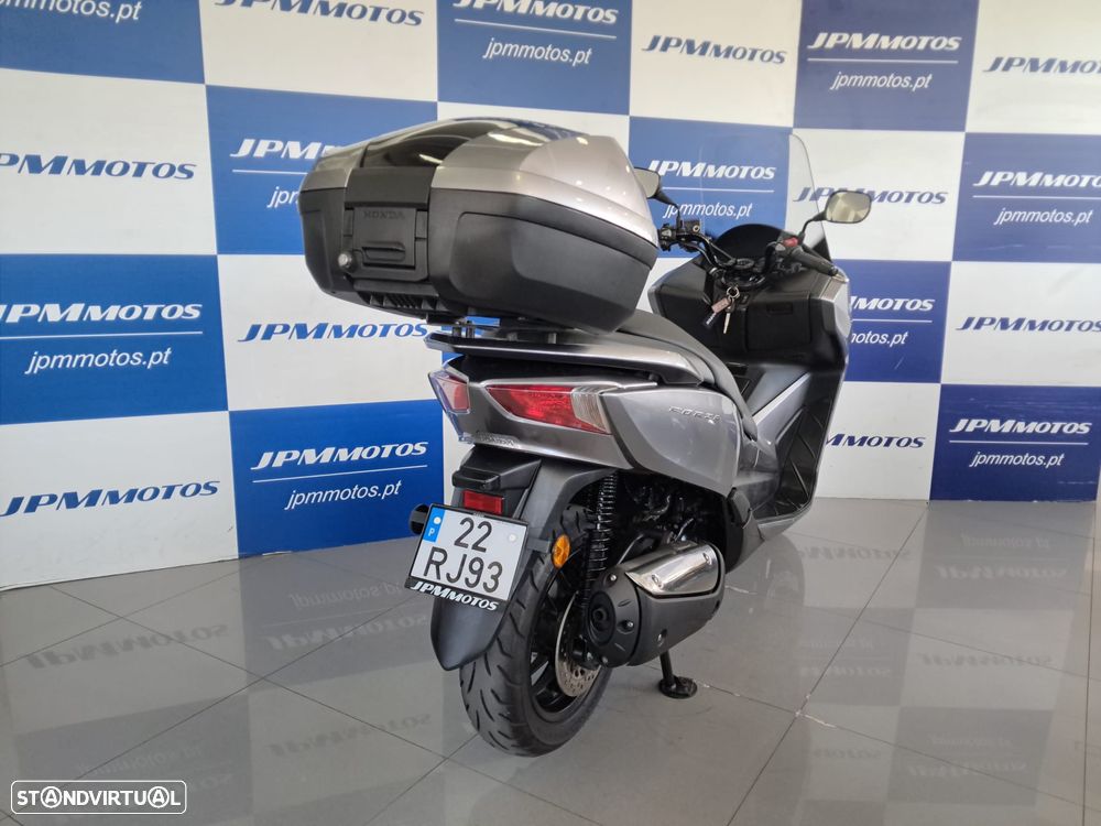 Honda Forza 300 - 4