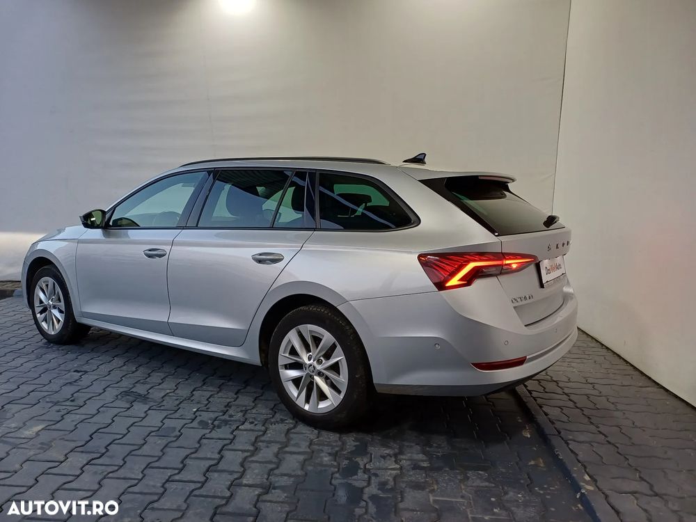 Skoda Octavia 2.0 TDI DSG Style - 3