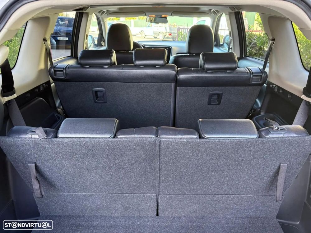 Mitsubishi Outlander 2.2 DI-D Instyle Navi - 8