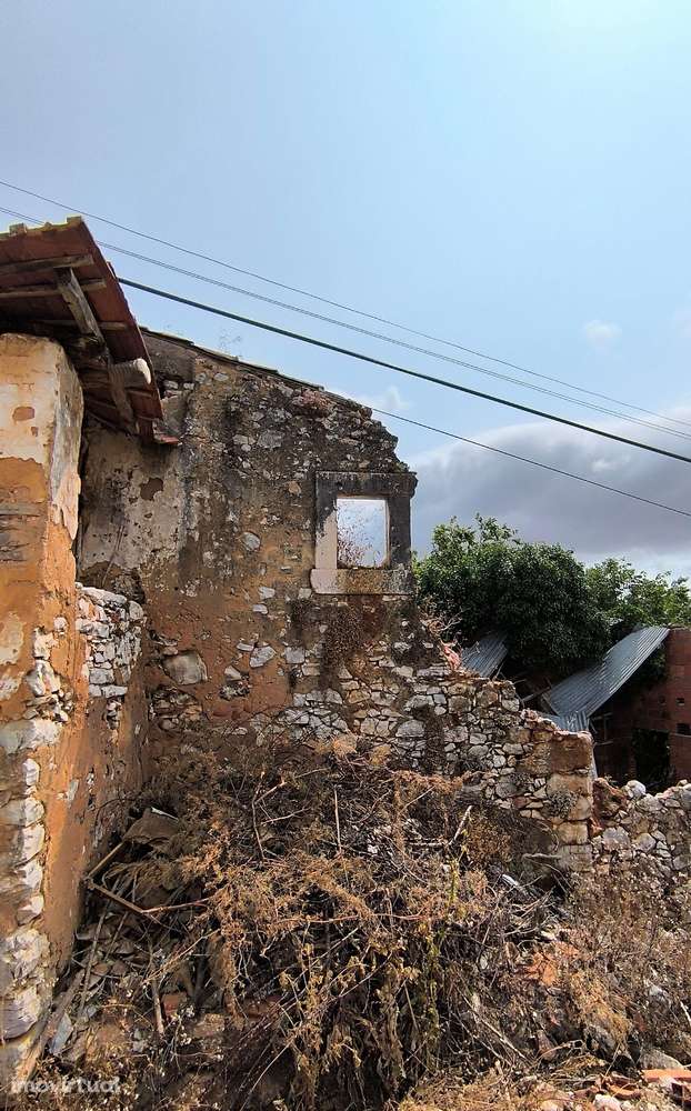 MORADIA PARA RECONSTRUÇÃO - Grande imagem: 3/6