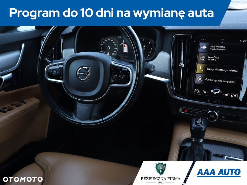 Volvo V90 Cross Country - 8