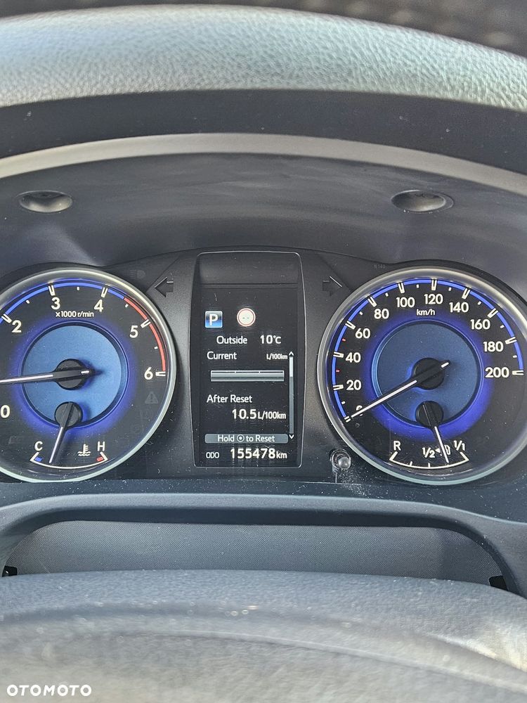 Toyota Hilux - 10