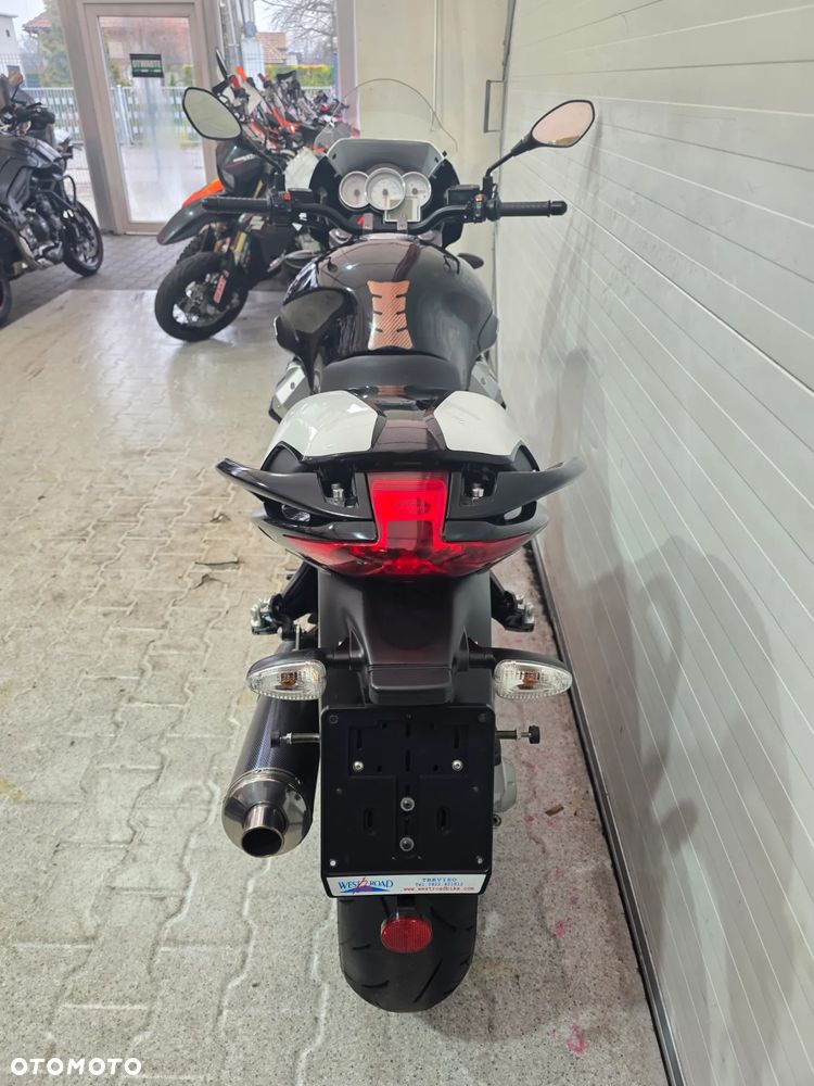 Moto Guzzi 1200 - 25