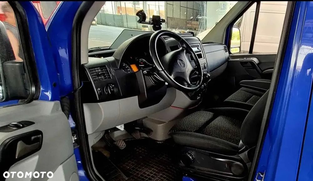 Mercedes-Benz Sprinter - 9