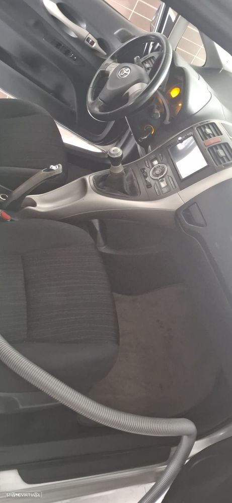 Toyota Auris 1.4 D-4D Sol - 5