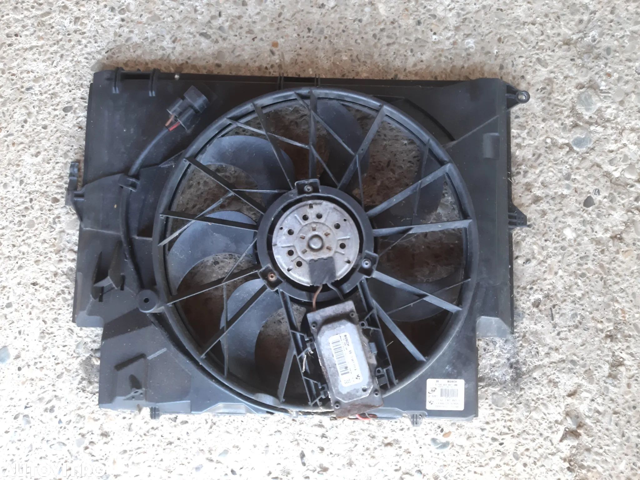 Electroventilator cu releu si carcasa 2.0 D BMW E90 / E87 / E87 cod oem 75617119 - 1