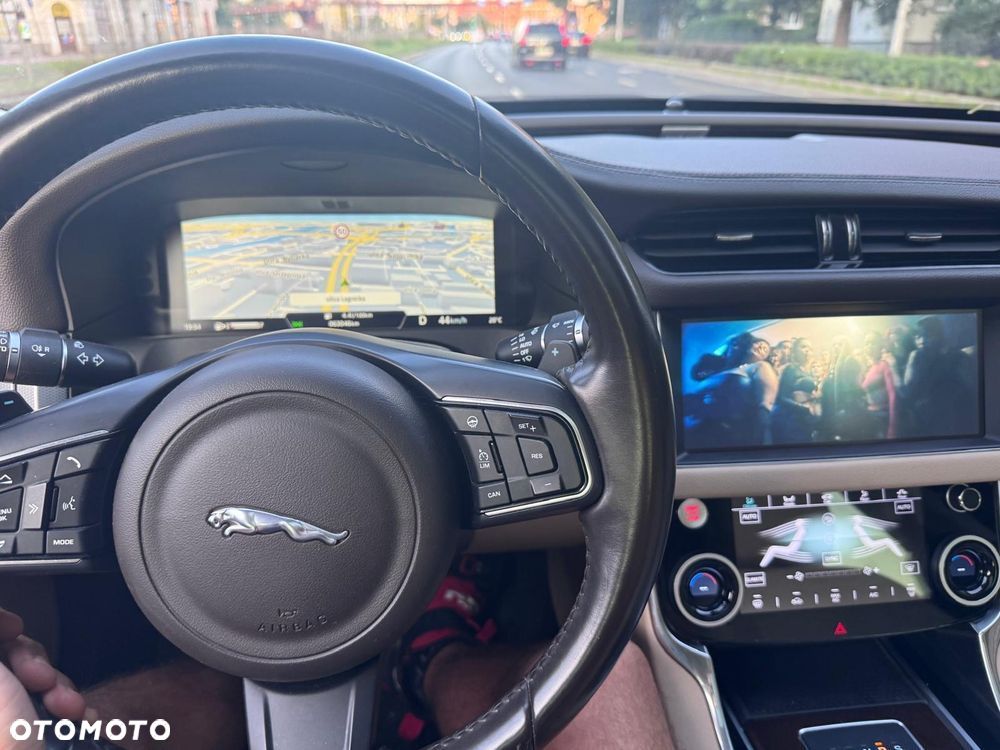Jaguar XF 2.0 i4D AWD Prestige - 18