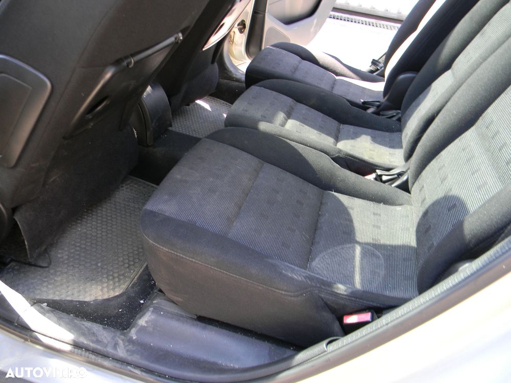 Dezmembrari  Peugeot 307  2000  > 0000 1.6 HDi 110 Motorina - 33